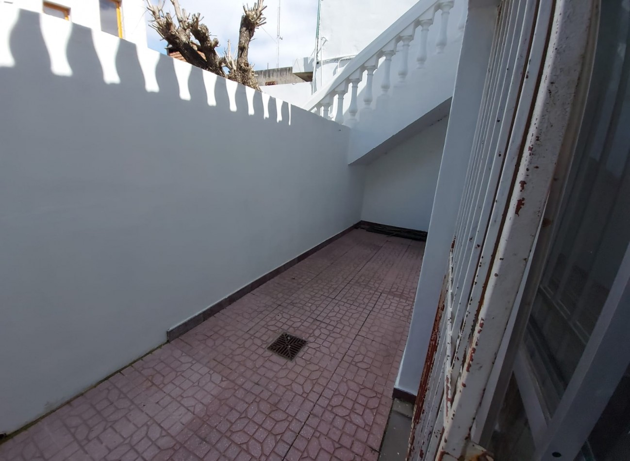 ALQUILER CASA 2 DORMITORIOS, A UNA CUADRA DE AV EVA PERON AL 1200, RIVADAVIA 1200 -TEMPERLEY-