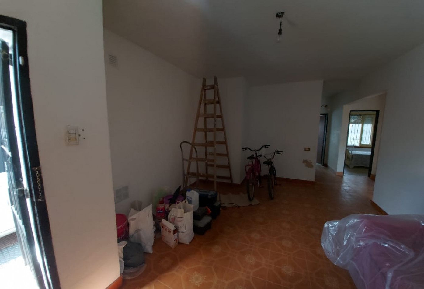 ALQUILER CASA 2 DORMITORIOS, A UNA CUADRA DE AV EVA PERON AL 1200, RIVADAVIA 1200 -TEMPERLEY-