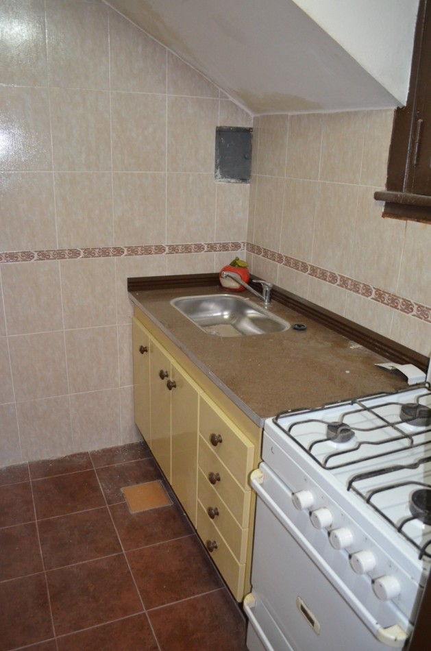 VENTA DEPARTAMENTO 2 AMBIENTES SIN EXPENSAS, APTO CREDITO, EXCELENTE UBICACION A MEDIA CUADRA DE LA ESTACION DE BANFIELD, FRENCH 115 -BANFIELD-
