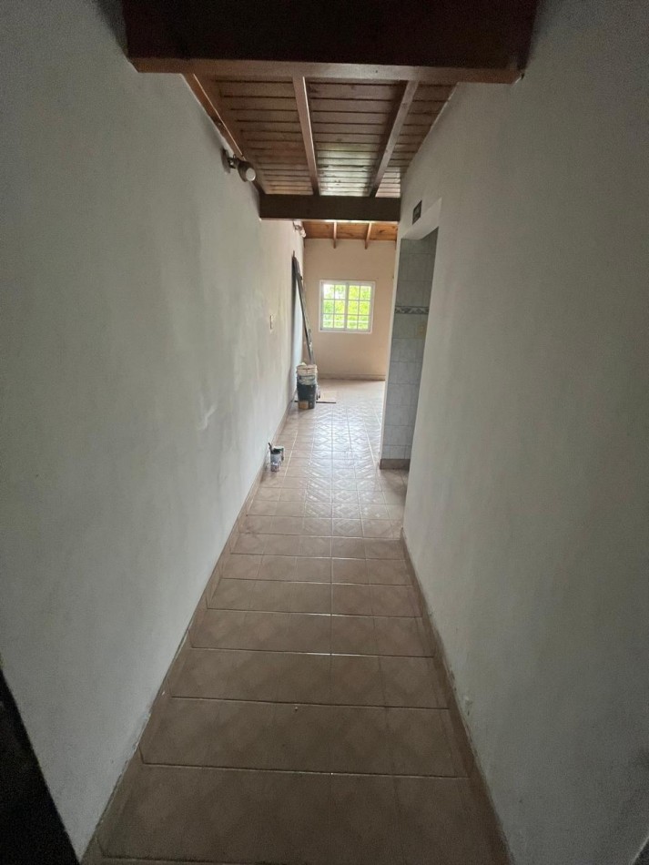 ALQUILER DEPARTAMENTO EN PLANTA ALTA 2 AMBIENTES CON INGRESO COMPARTIDO, AV EVA PERON 4347 -TEMPERLEY- 