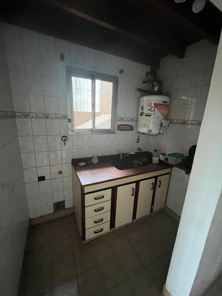 ALQUILER DEPARTAMENTO EN PLANTA ALTA 2 AMBIENTES CON INGRESO COMPARTIDO, AV EVA PERON 4347 -TEMPERLEY- 