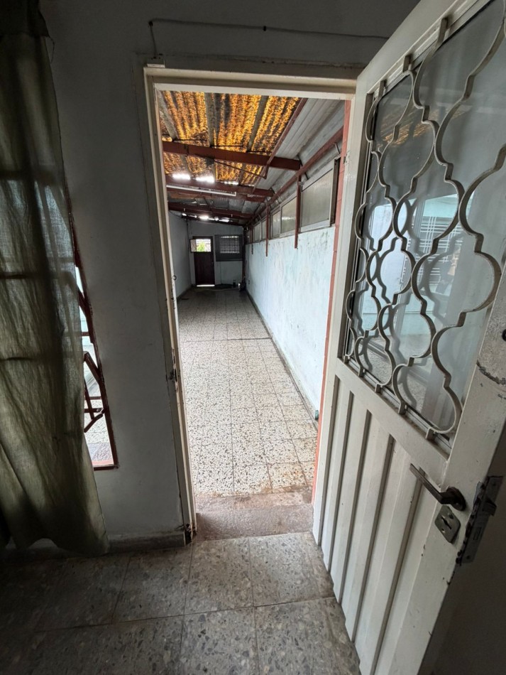 VENTA CASA 2 DORMITORIOS, LUGAR SEMICUBIERTO PARA GUARDAR EL AUTO, PATIO CON PARRILLA, JUNCAL 2391 -TEMPERLEY-