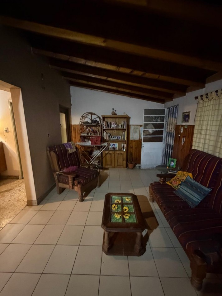 VENTA PH PLANTA ALTA, INGRESO INDEPENDIENTE POR ESCALERA, 3 AMBIENTES CON TERRAZA AMPLIA, JUNCAL 1981 -TEMPERLEY-