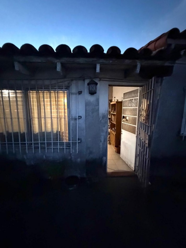 VENTA PH PLANTA ALTA, INGRESO INDEPENDIENTE POR ESCALERA, 3 AMBIENTES CON TERRAZA AMPLIA, JUNCAL 1981 -TEMPERLEY-