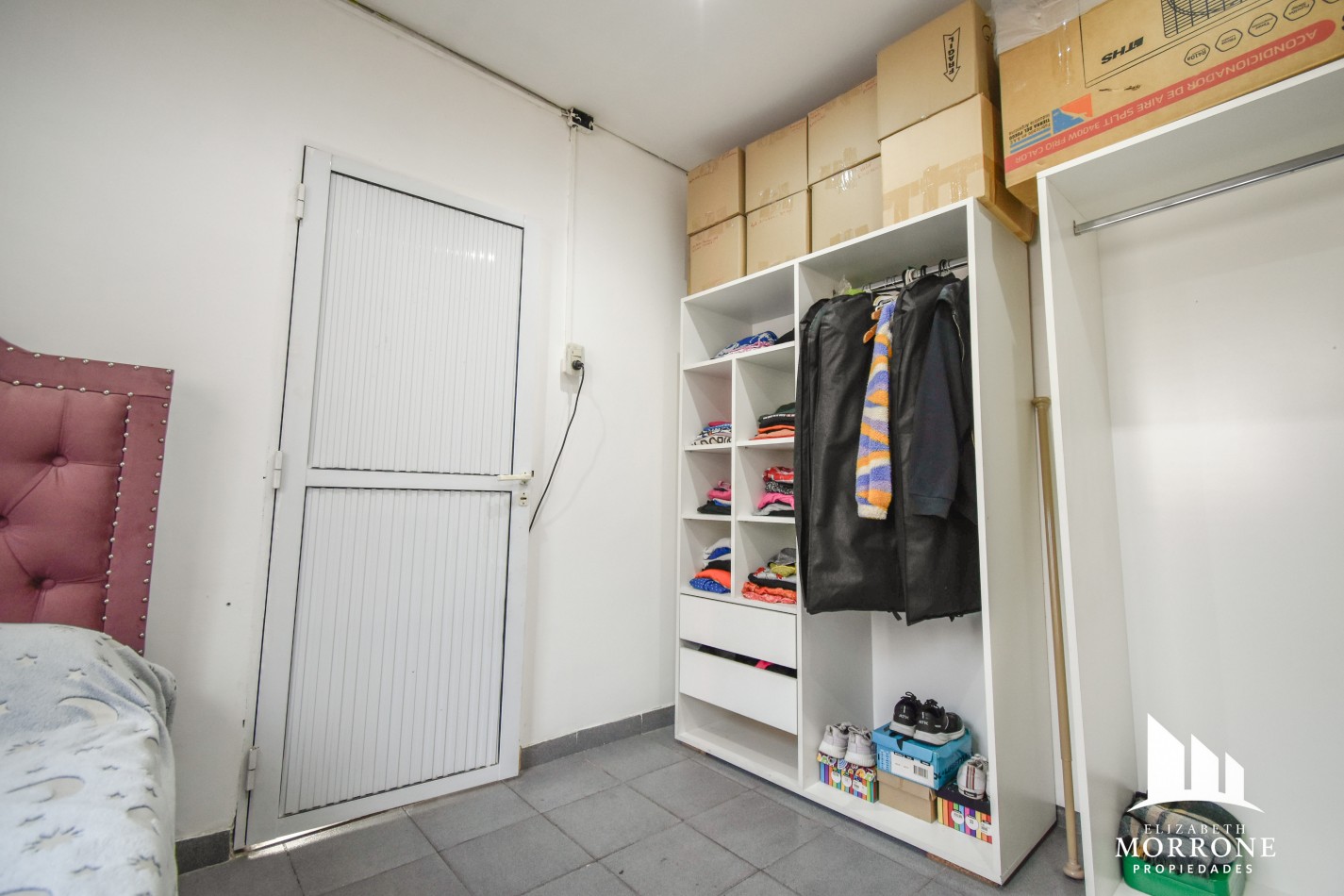 VENTA HERMOSA CASA, 3 DORMITORIOS, QUINCHO Y PILETA, ELIAS ALIPPI 340 -TEMPERLEY-