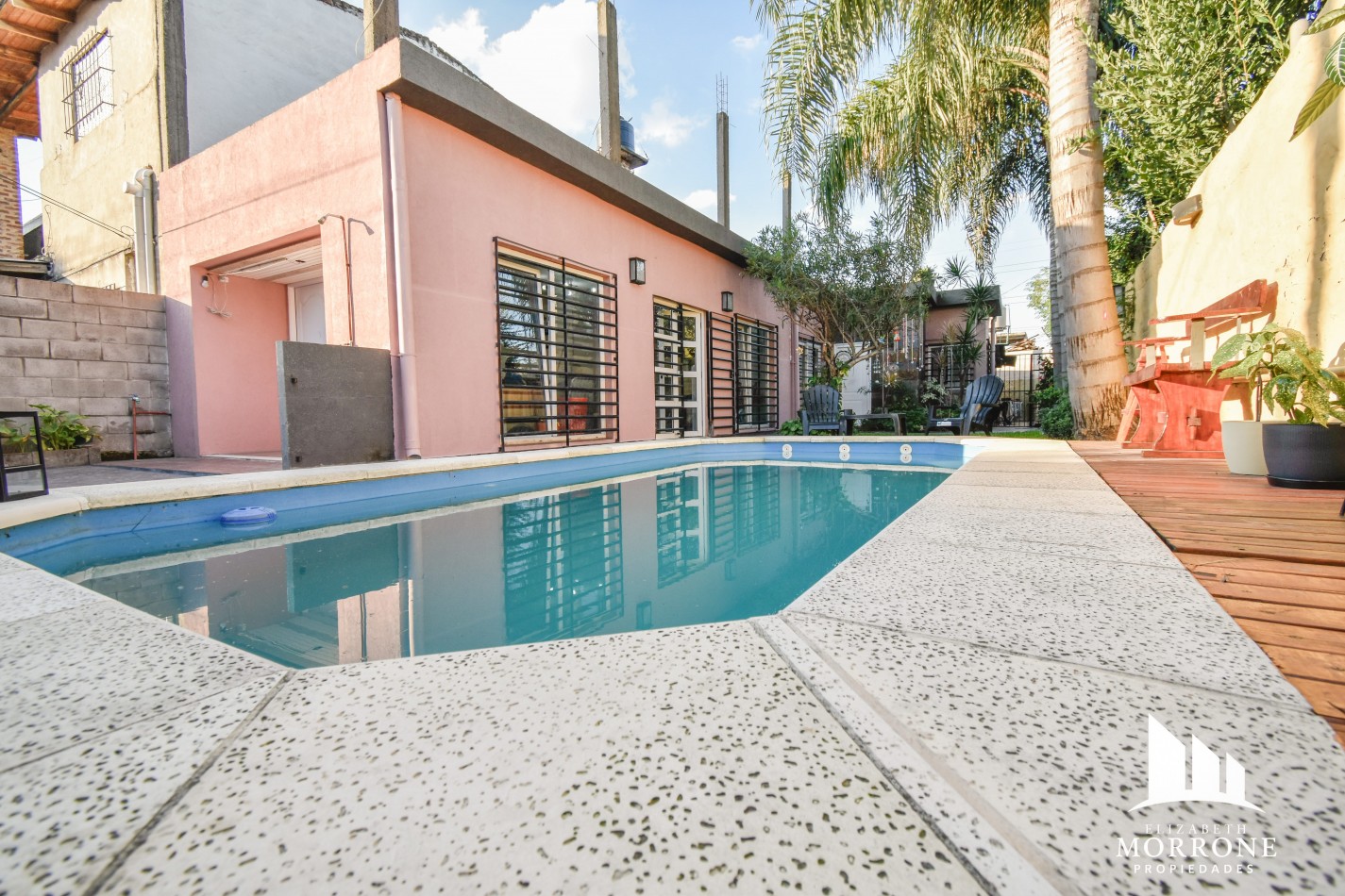 VENTA HERMOSA CASA, 3 DORMITORIOS, QUINCHO Y PILETA, ELIAS ALIPPI 340 -TEMPERLEY-