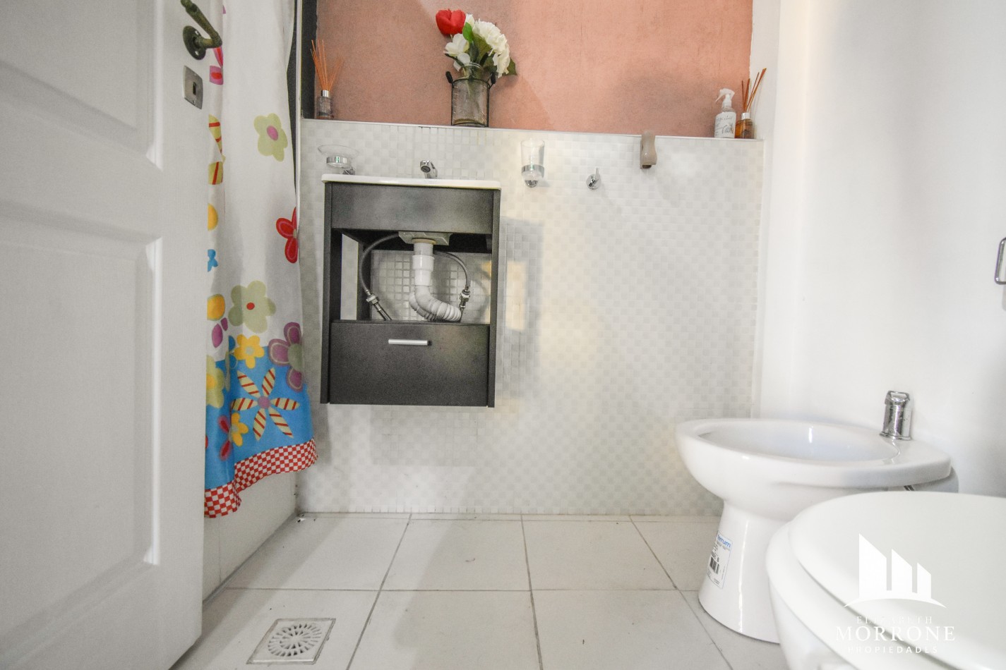 VENTA HERMOSA CASA, 3 DORMITORIOS, QUINCHO Y PILETA, ELIAS ALIPPI 340 -TEMPERLEY-