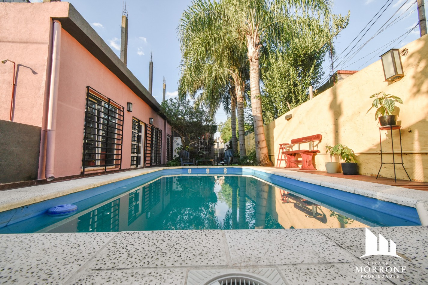 VENTA HERMOSA CASA, 3 DORMITORIOS, QUINCHO Y PILETA, ELIAS ALIPPI 340 -TEMPERLEY-
