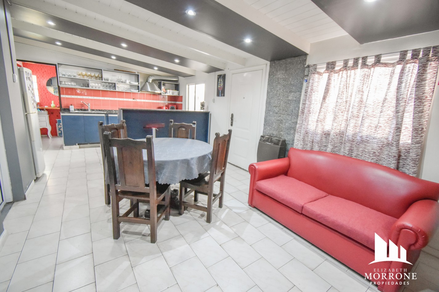 VENTA HERMOSA CASA, 3 DORMITORIOS, QUINCHO Y PILETA, ELIAS ALIPPI 340 -TEMPERLEY-