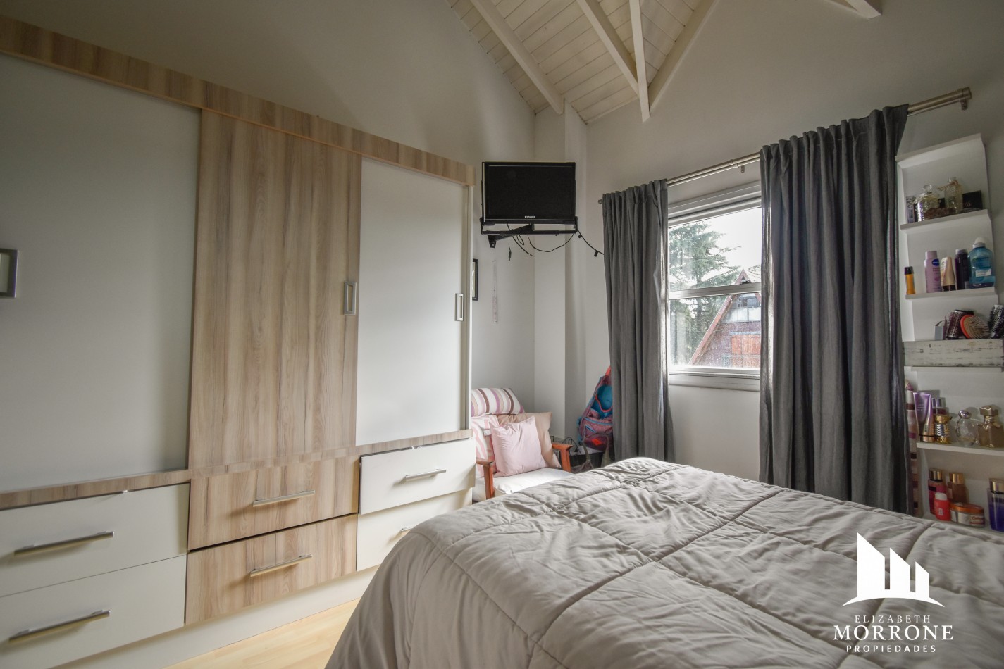 ALQUILER IMPONENTE CASA SEMIAMOBLADA 3 DORMITORIOS, QUINCHO, JACUZZI, COUNTRY EL RODAL -ESTEBAN ECHEVERRIA-