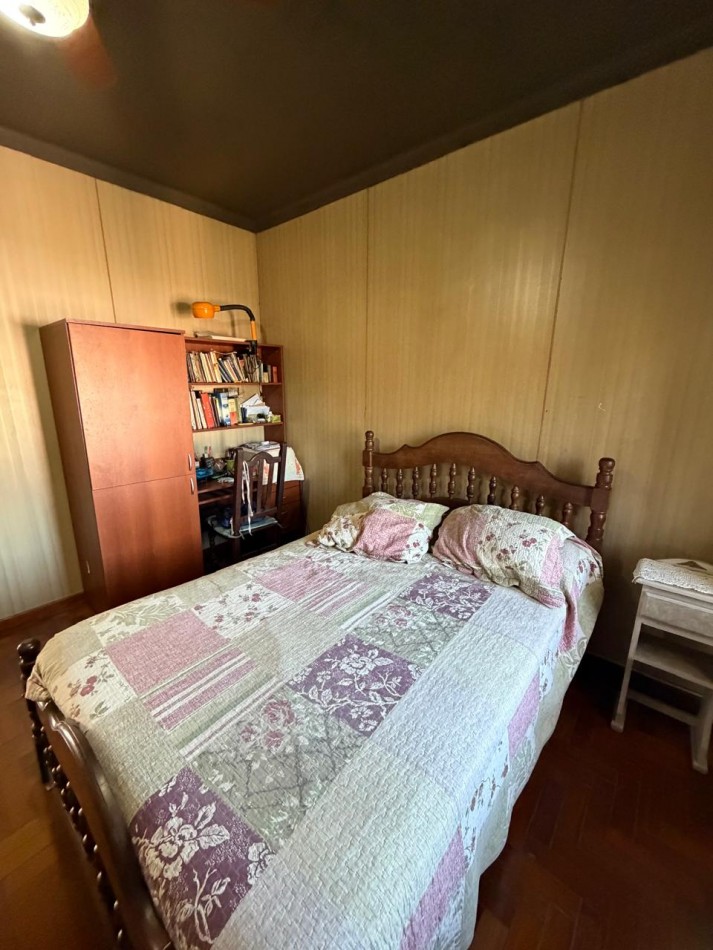 VENTA ESPECTACULAR PROPIEDAD MULTIFAMILIAR -HERMOSA CASA EN PLANTA ALTA Y DOS DEPARTAMENTOS EN PLANTA BAJA, PARQUE Y GARAJE IDEAL PARA VIVIENDA Y RENTA, MAHATMA GANDHI 1203 -TEMPERLEY-