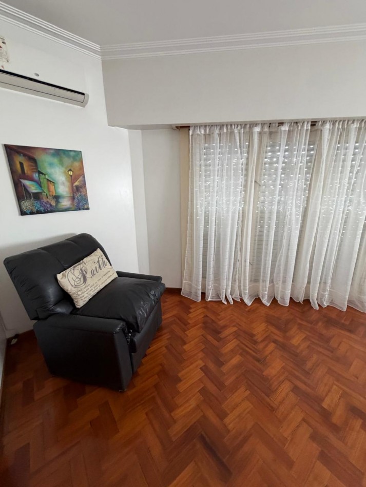VENTA ESPECTACULAR PROPIEDAD MULTIFAMILIAR -HERMOSA CASA EN PLANTA ALTA Y DOS DEPARTAMENTOS EN PLANTA BAJA, PARQUE Y GARAJE IDEAL PARA VIVIENDA Y RENTA, MAHATMA GANDHI 1203 -TEMPERLEY-