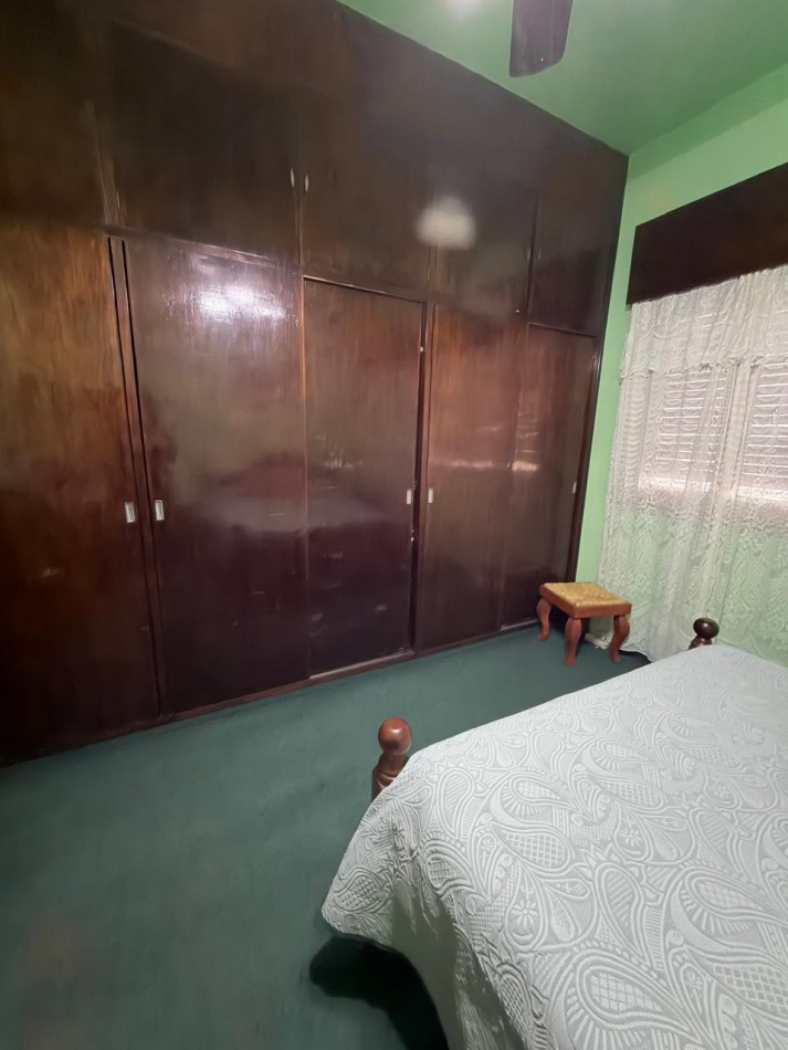 VENTA HERMOSA CASA APTA CREDITO MUY BIEN MANTENIDA, 3 AMBIENTES, PARQUE AMPLIO, GARAJE Y ENTREPISO, ZEBALLOS 900 -TEMPERLEY-