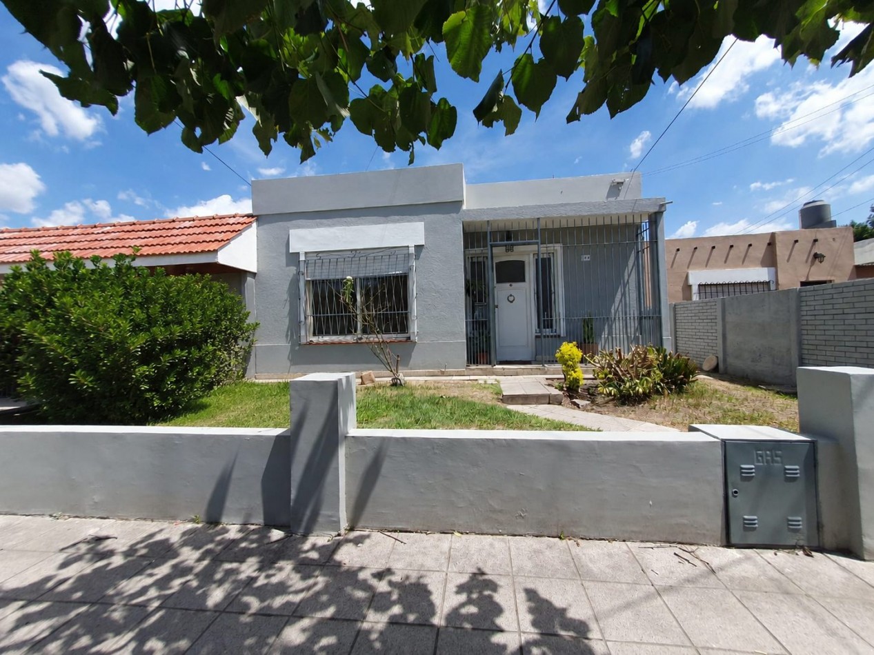 -RESERVADA-ALQUILER CASA 3 AMBIENTES, AMPLIO PARQUE, EXCELENTE UBICACION PROXIMIDAD A TRANSPORTE PUBLICO, LITUANIA 141 -TEMPERLEY-