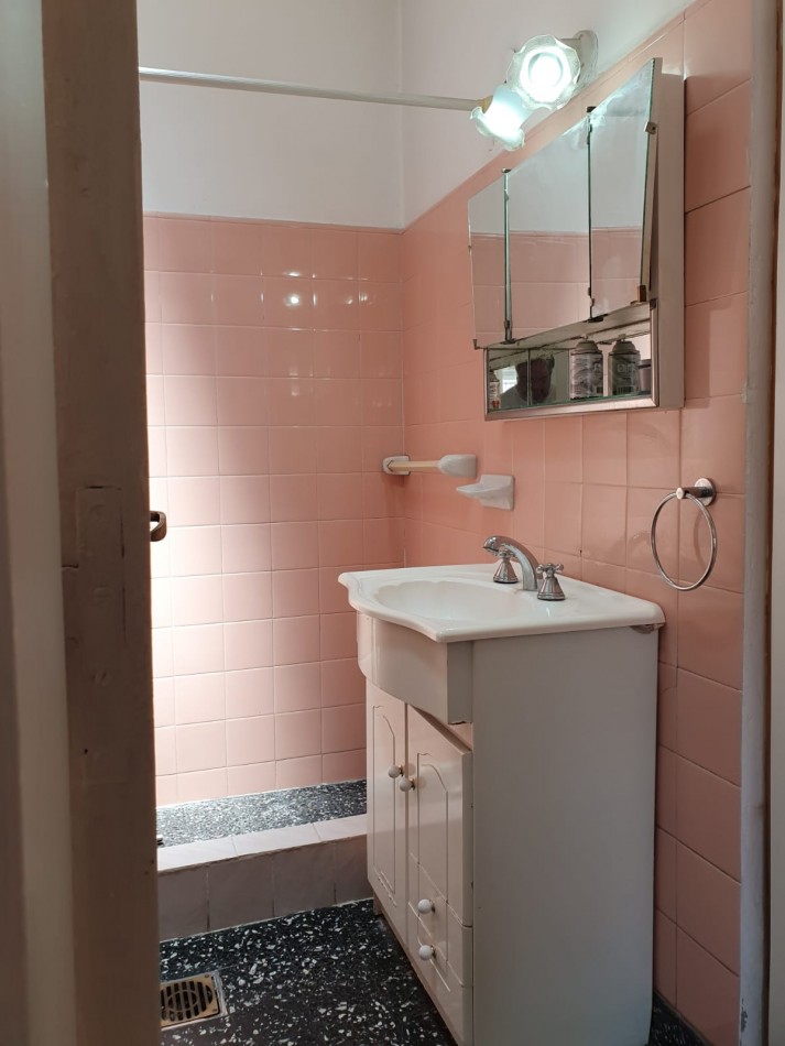 -RESERVADA-ALQUILER CASA 3 AMBIENTES, AMPLIO PARQUE, EXCELENTE UBICACION PROXIMIDAD A TRANSPORTE PUBLICO, LITUANIA 141 -TEMPERLEY-