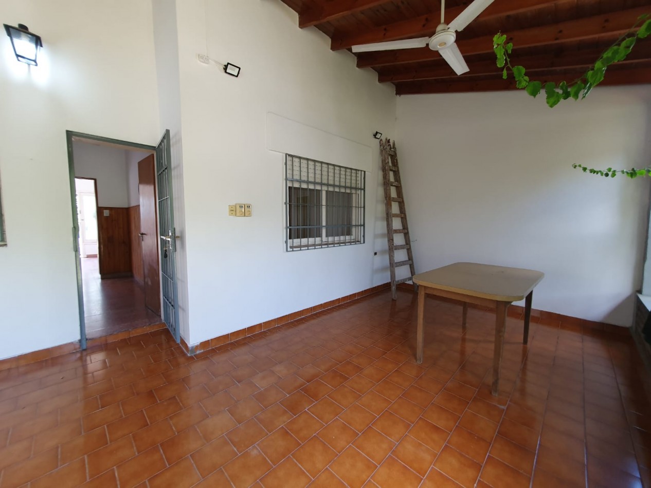 -RESERVADA-ALQUILER CASA 3 AMBIENTES, AMPLIO PARQUE, EXCELENTE UBICACION PROXIMIDAD A TRANSPORTE PUBLICO, LITUANIA 141 -TEMPERLEY-