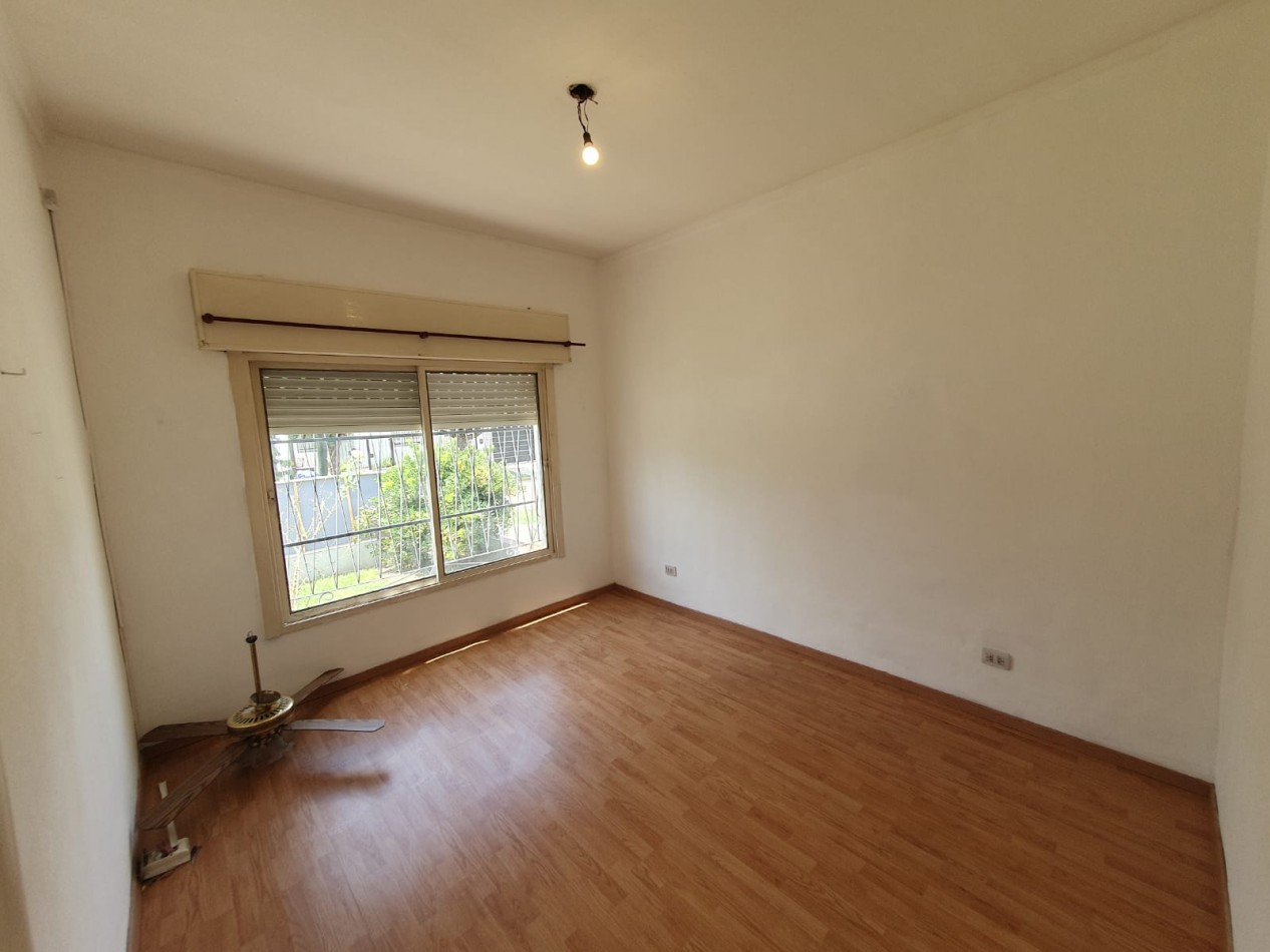 -RESERVADA-ALQUILER CASA 3 AMBIENTES, AMPLIO PARQUE, EXCELENTE UBICACION PROXIMIDAD A TRANSPORTE PUBLICO, LITUANIA 141 -TEMPERLEY-