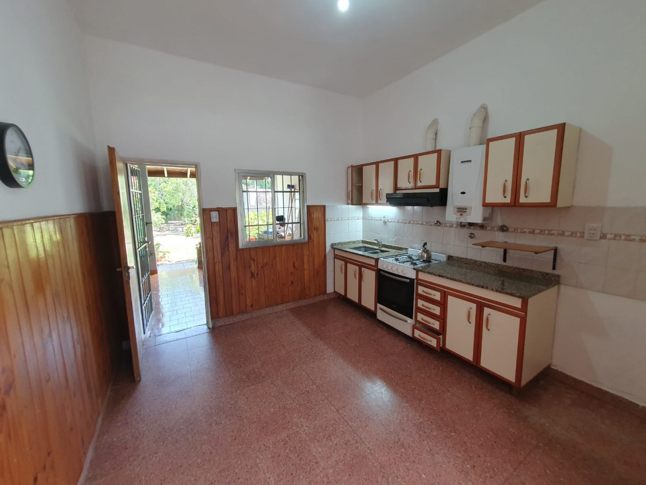 -RESERVADA-ALQUILER CASA 3 AMBIENTES, AMPLIO PARQUE, EXCELENTE UBICACION PROXIMIDAD A TRANSPORTE PUBLICO, LITUANIA 141 -TEMPERLEY-