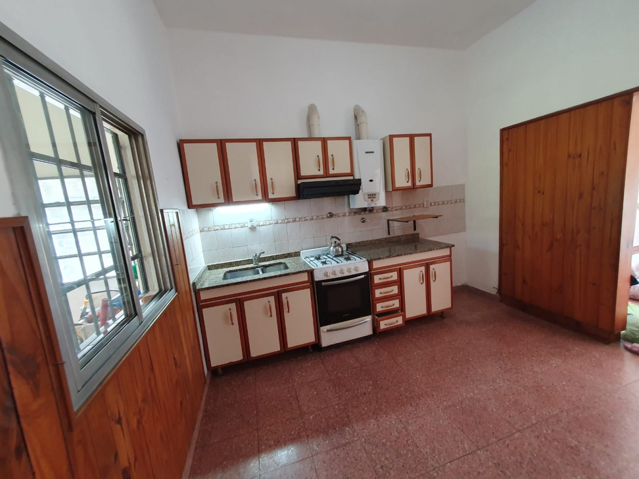 -RESERVADA-ALQUILER CASA 3 AMBIENTES, AMPLIO PARQUE, EXCELENTE UBICACION PROXIMIDAD A TRANSPORTE PUBLICO, LITUANIA 141 -TEMPERLEY-