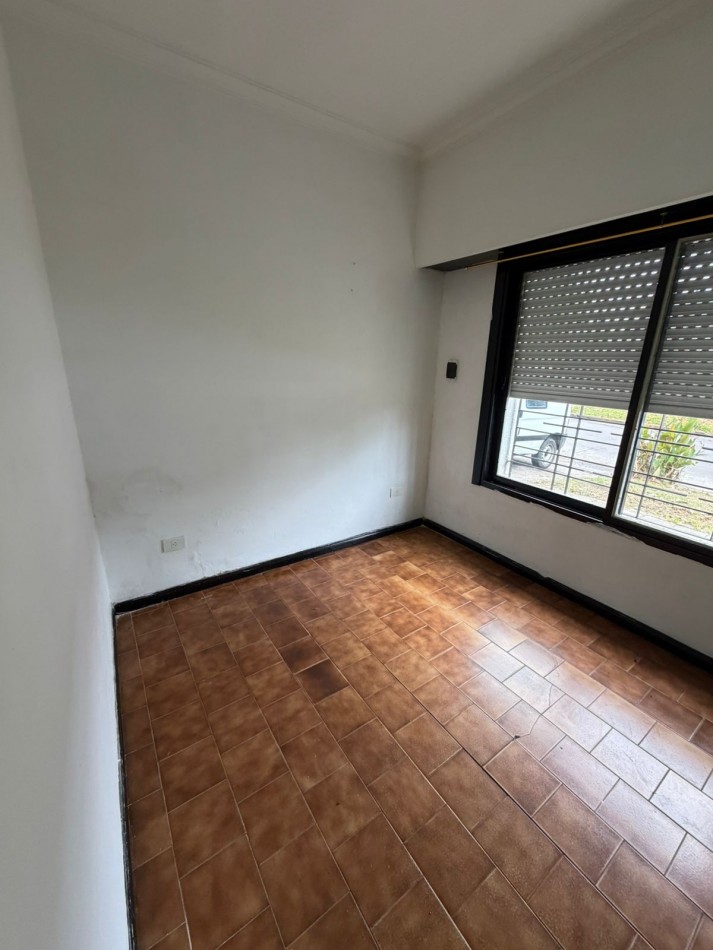 -RESERVADA-ALQUILER CASA 3 AMBIENTES, PATIO Y LUGAR DESCUBIERTO PARA ENTRAR UN AUTO A 3 CUADRAS DE AV EVA PERON AL 1500, EL ZORZAL 161 -TEMPERLEY-