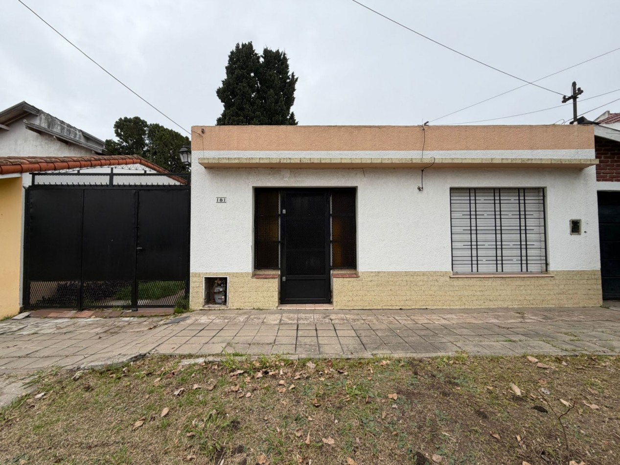 -RESERVADA-ALQUILER CASA 3 AMBIENTES, PATIO Y LUGAR DESCUBIERTO PARA ENTRAR UN AUTO A 3 CUADRAS DE AV EVA PERON AL 1500, EL ZORZAL 161 -TEMPERLEY-