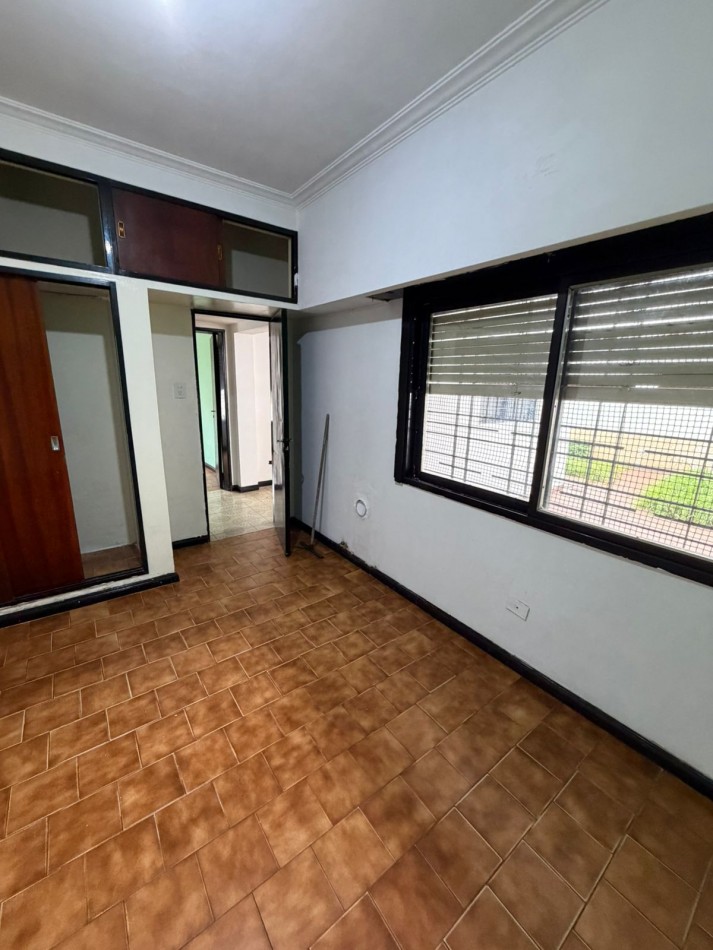 -RESERVADA-ALQUILER CASA 3 AMBIENTES, PATIO Y LUGAR DESCUBIERTO PARA ENTRAR UN AUTO A 3 CUADRAS DE AV EVA PERON AL 1500, EL ZORZAL 161 -TEMPERLEY-