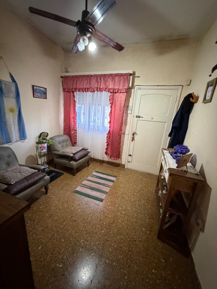 VENTA IDEAL 2 FAMILIAS CASA CON DEPARTAMENTO 2 AMBIENTES, QUINCHO Y AMPLIO PARQUE, FERRE 126 -JOSE MARMOL-