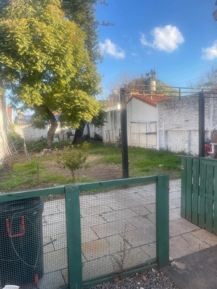 VENTA IMPORTANTE CHALET 3 AMBIENTES CON QUINCHO Y GRAN LOTE - URIARTE 1256 REMEDIOS DE ESCALADA-