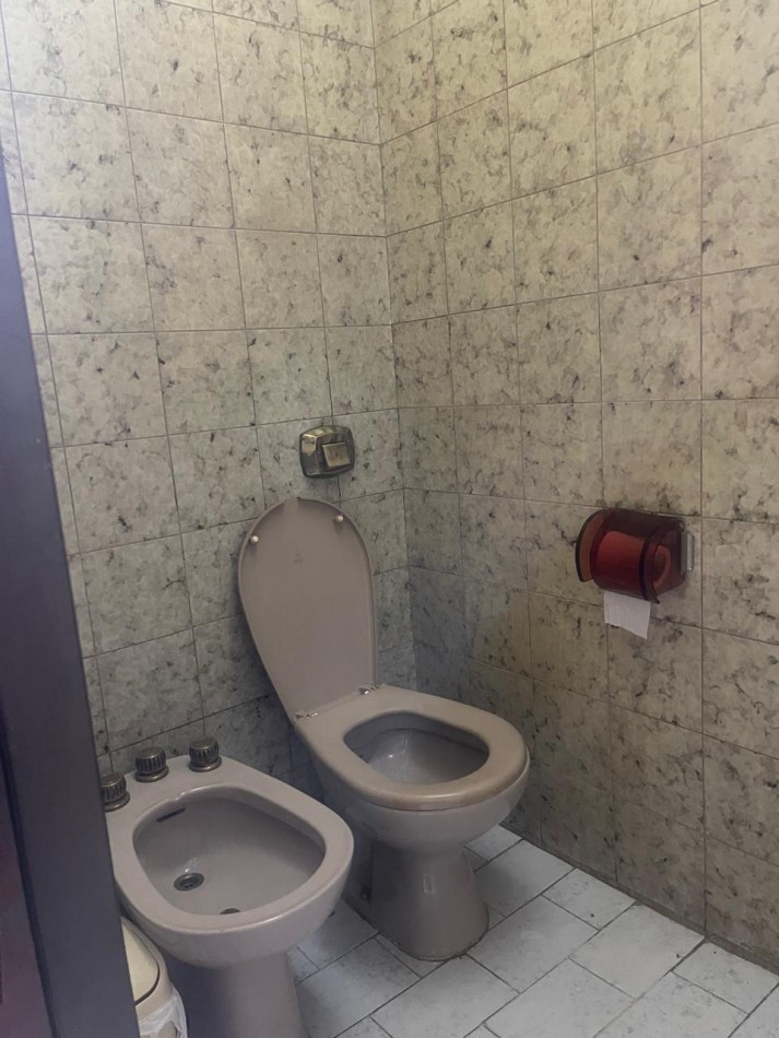 VENTA IMPORTANTE CHALET 3 AMBIENTES CON QUINCHO Y GRAN LOTE - URIARTE 1256 REMEDIOS DE ESCALADA-
