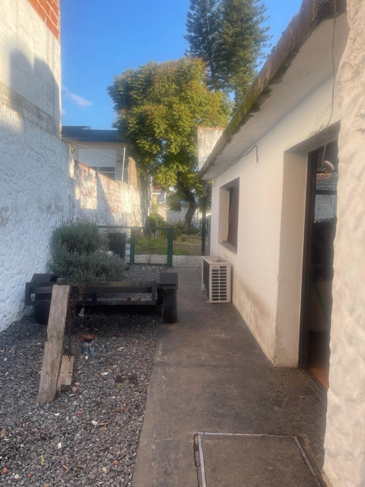 VENTA IMPORTANTE CHALET 3 AMBIENTES CON QUINCHO Y GRAN LOTE - URIARTE 1256 REMEDIOS DE ESCALADA-
