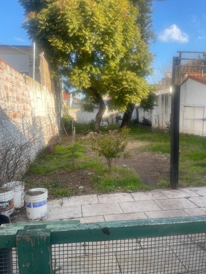 VENTA IMPORTANTE CHALET 3 AMBIENTES CON QUINCHO Y GRAN LOTE - URIARTE 1256 REMEDIOS DE ESCALADA-