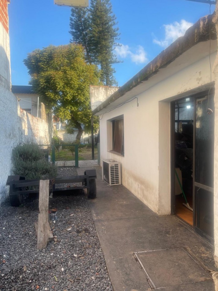 VENTA IMPORTANTE CHALET 3 AMBIENTES CON QUINCHO Y GRAN LOTE - URIARTE 1256 REMEDIOS DE ESCALADA-