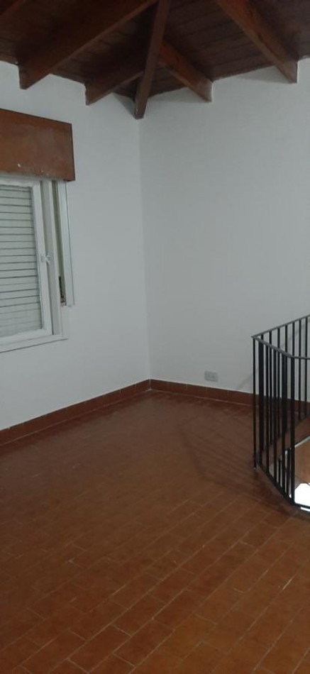 ALQUILER PH 3 AMBIENTES, A 5 CUADRAS DE AV EVA PERON, JOSE MARMOL 670 -TEMPERLEY-