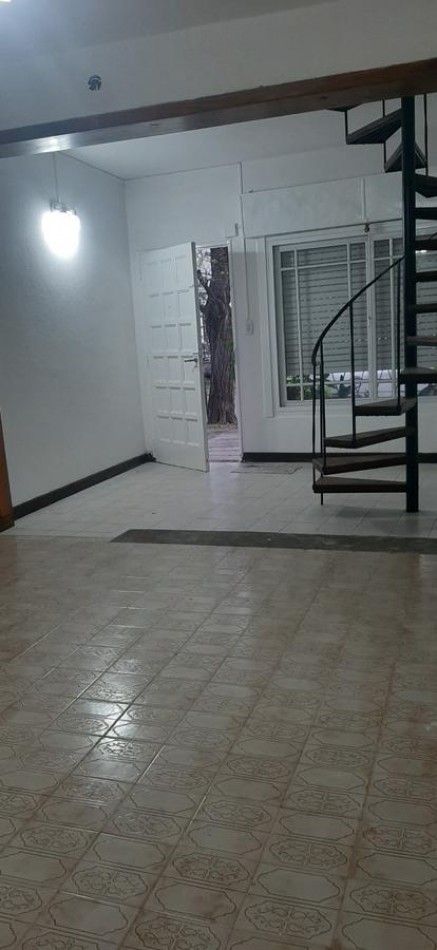 ALQUILER PH 3 AMBIENTES, A 5 CUADRAS DE AV EVA PERON, JOSE MARMOL 670 -TEMPERLEY-
