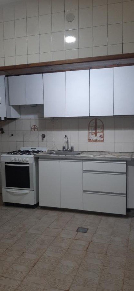 ALQUILER PH 3 AMBIENTES, A 5 CUADRAS DE AV EVA PERON, JOSE MARMOL 670 -TEMPERLEY-