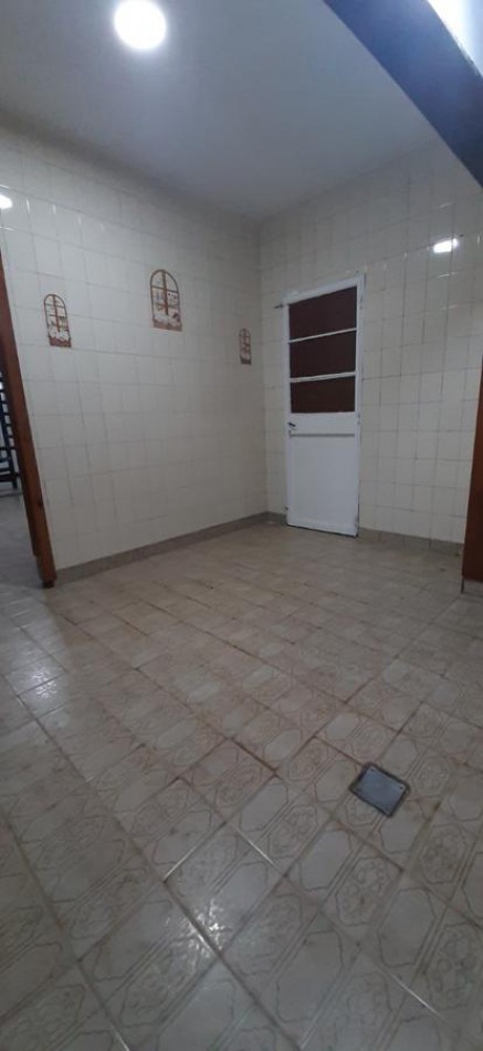 ALQUILER PH 3 AMBIENTES, A 5 CUADRAS DE AV EVA PERON, JOSE MARMOL 670 -TEMPERLEY-