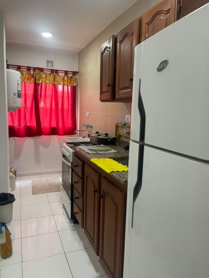 VENTA DEPARTAMENTO 3 AMBIENTES SEMI-AMOBLADO, EXCELENTE ESTADO, BARRIO COCA-COLA, EDIFICIO 18, AV RAMON SANTAMARINA 949 -EL JAGUEL-