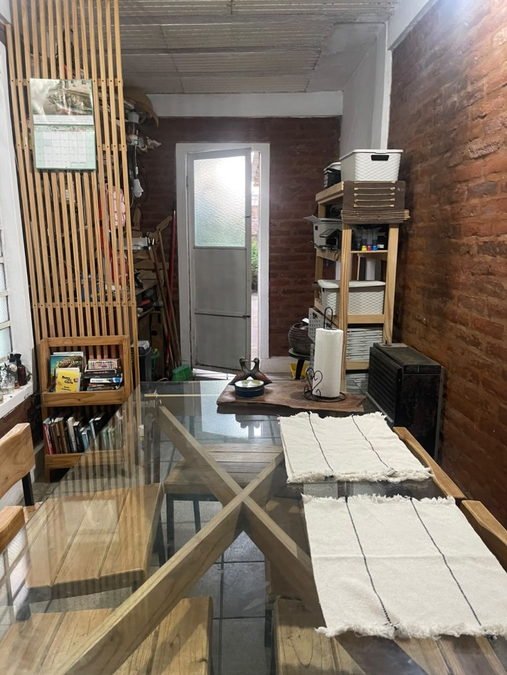 VENTA CASA 3 AMBIENTES Y DEPTO MONOAMBIENTE AL FONDO, RUBEN RUIZ 1358 -LUIS GILLON-