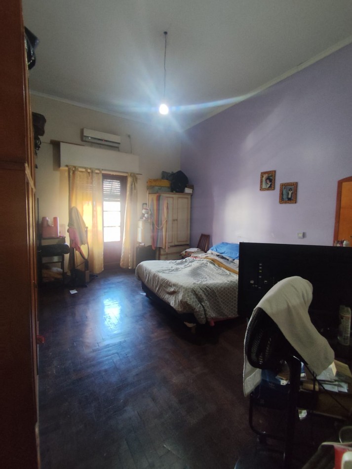 VENTA PH 5 AMBIENTES, EXCELENTE UBICACION, FRENTE AL COTO DE ESCALADA, AV HIPOLITO YRIGOYEN 6161 -REMEDIOS DE ESCALADA-