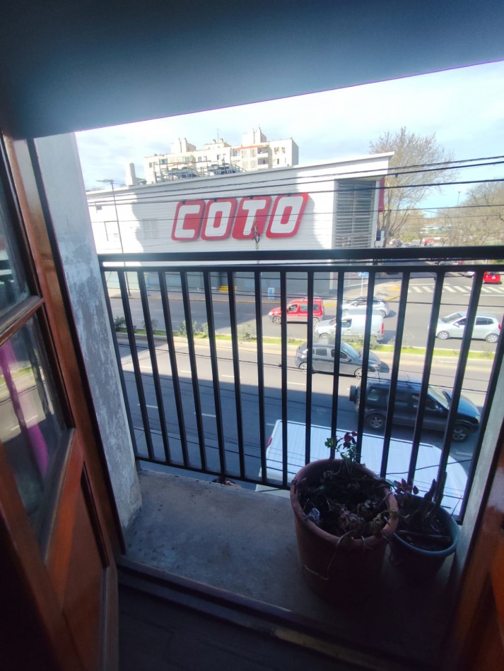 VENTA PH 5 AMBIENTES, EXCELENTE UBICACION, FRENTE AL COTO DE ESCALADA, AV HIPOLITO YRIGOYEN 6161 -REMEDIOS DE ESCALADA-