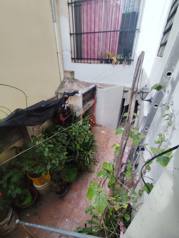 VENTA PH 5 AMBIENTES, EXCELENTE UBICACION, FRENTE AL COTO DE ESCALADA, AV HIPOLITO YRIGOYEN 6161 -REMEDIOS DE ESCALADA-