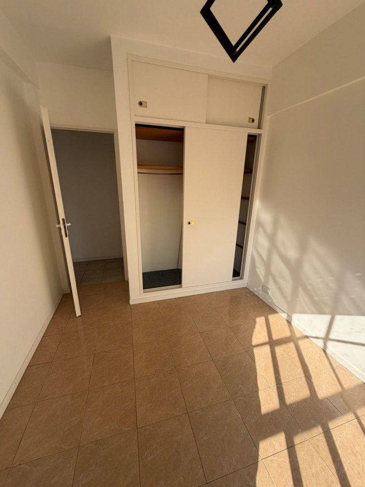 - ALQUILER HERMOSO DEPARTAMENTO 3 AMBIENTES, A UNA CUADRA DE LA ESTACION DE TEMPERLEY, EXCELENTE UBICACION, OBLIGADO 90 -TEMPERLEY-