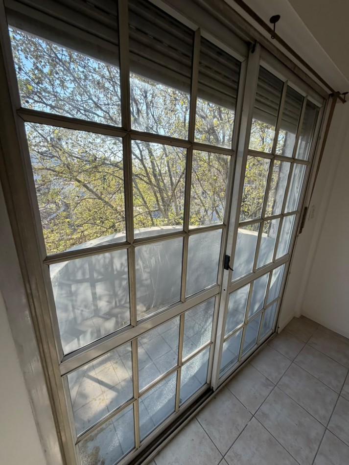 - ALQUILER HERMOSO DEPARTAMENTO 3 AMBIENTES, A UNA CUADRA DE LA ESTACION DE TEMPERLEY, EXCELENTE UBICACION, OBLIGADO 90 -TEMPERLEY-
