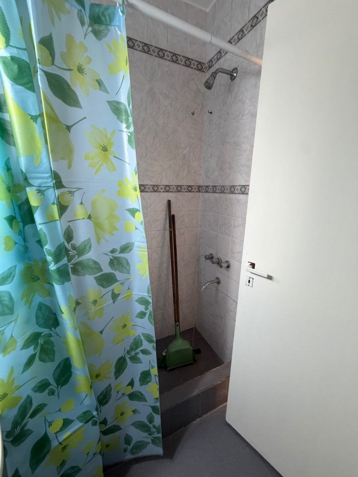 - ALQUILER HERMOSO DEPARTAMENTO 3 AMBIENTES, A UNA CUADRA DE LA ESTACION DE TEMPERLEY, EXCELENTE UBICACION, OBLIGADO 90 -TEMPERLEY-