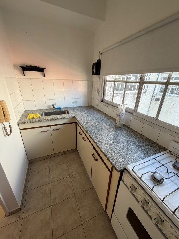 - ALQUILER HERMOSO DEPARTAMENTO 3 AMBIENTES, A UNA CUADRA DE LA ESTACION DE TEMPERLEY, EXCELENTE UBICACION, OBLIGADO 90 -TEMPERLEY-