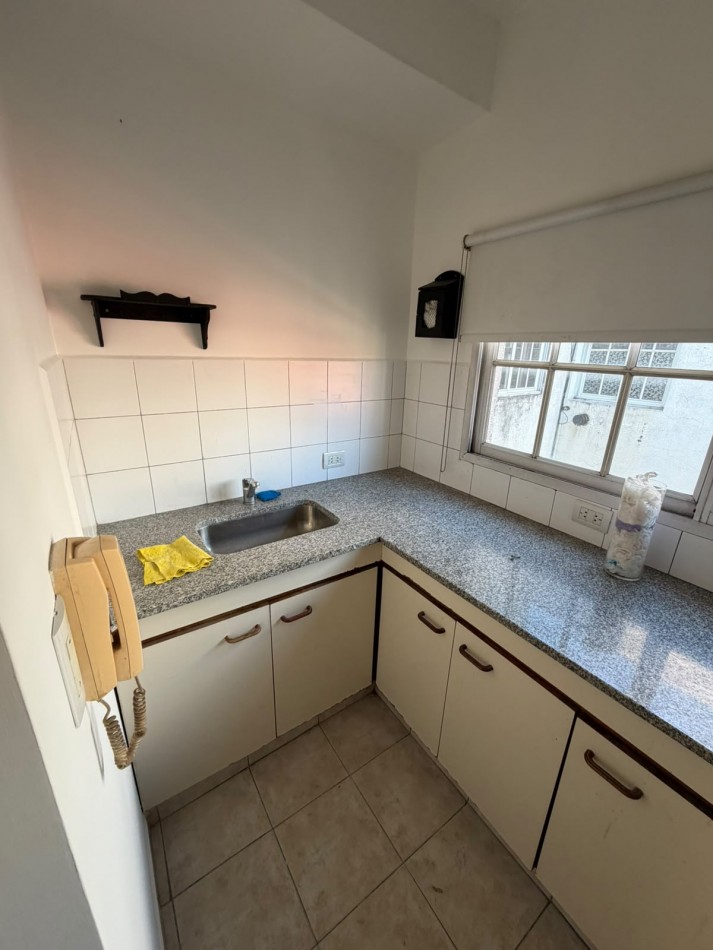 - ALQUILER HERMOSO DEPARTAMENTO 3 AMBIENTES, A UNA CUADRA DE LA ESTACION DE TEMPERLEY, EXCELENTE UBICACION, OBLIGADO 90 -TEMPERLEY-