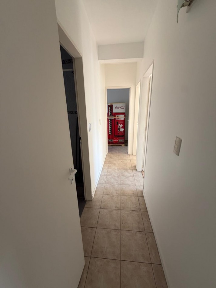 - ALQUILER HERMOSO DEPARTAMENTO 3 AMBIENTES, A UNA CUADRA DE LA ESTACION DE TEMPERLEY, EXCELENTE UBICACION, OBLIGADO 90 -TEMPERLEY-