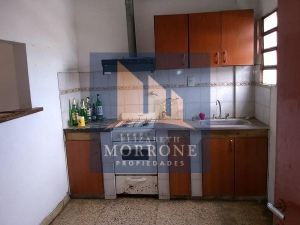 EXCELENTE GALPON CON DEPARTAMENTO EN VENTA, RUBEN DARIO 400 -TEMPERLEY-