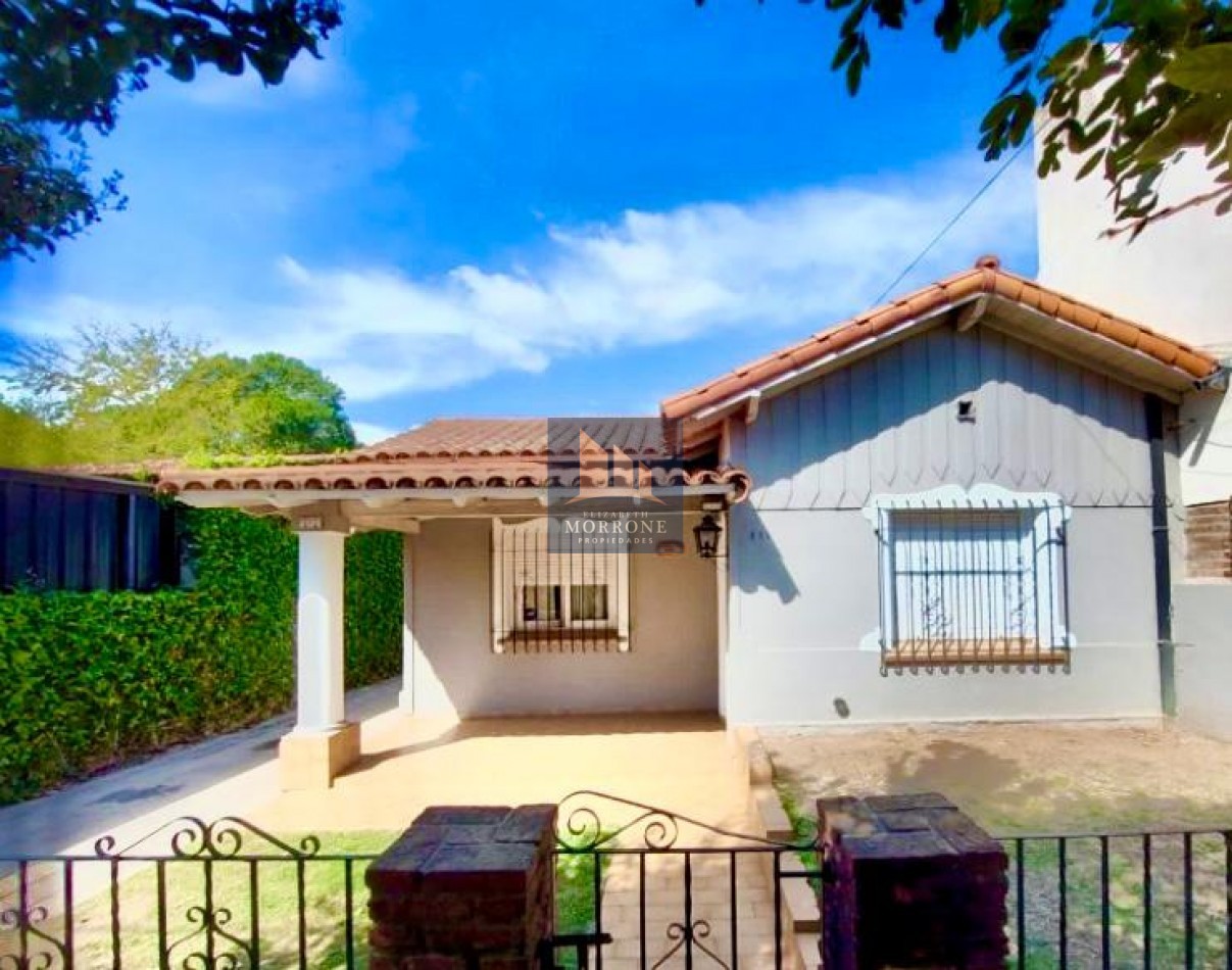 HERMOSA CASA CON TEJAS COLONIALES 3 AMBIENTES CON PILETA Y APTA CREDITO!!! BOUCHARD 872 -MONTE GRANDE-