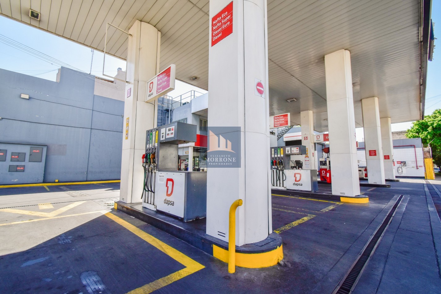 VENTA ESTACION DE SERVICIO FUNCIONANDO, COMBUSTIBLE Y GNC, PROPIEDAD Y FONDO DE COMERCIO, SARMIENTO 1292 -LANUS-